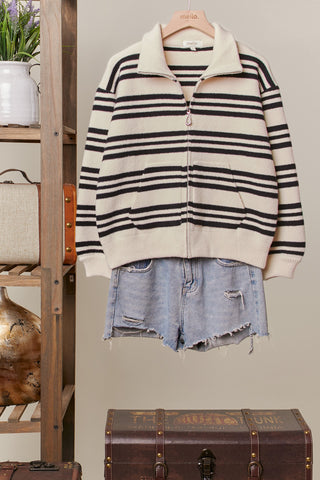 Linear Layers Zip Up Sweater