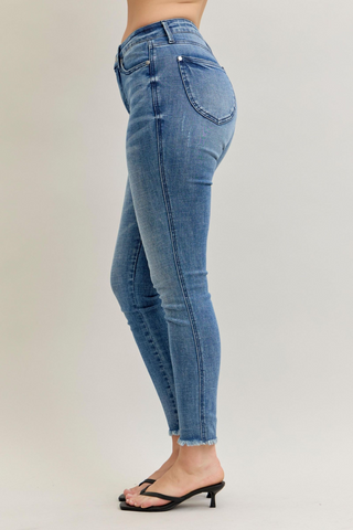 Judy Blue HW The World Awaits Skinny Jeans