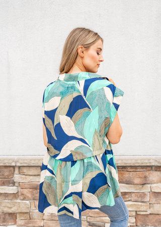 Walk on In Abstract Print Blouse