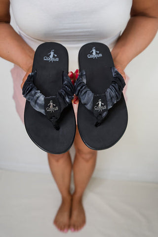 The Ripple Flip Flop - Black Tie Dye