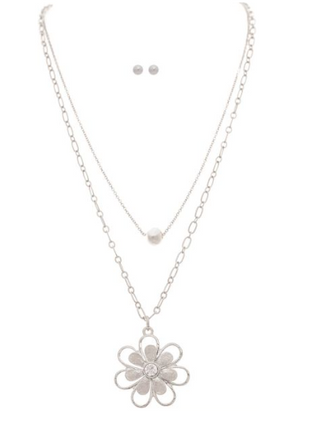 Freshwater Pearl Flower Layered Necklace Set