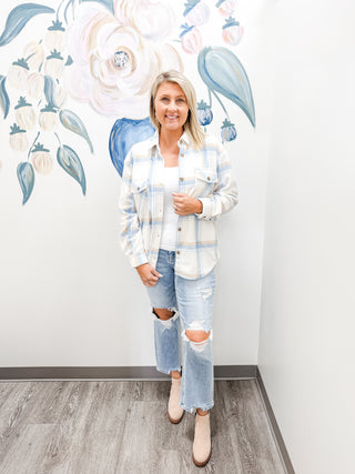 Vervet HR True Vintage Distressed Straight Jeans