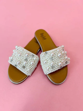Gimme Kiss Sandal - Bray and Em Boutique
