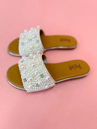 Gimme Kiss Sandal - Bray and Em Boutique