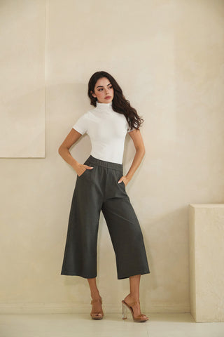 YELETE - ARRAY: Ponte Crop Dress Pants