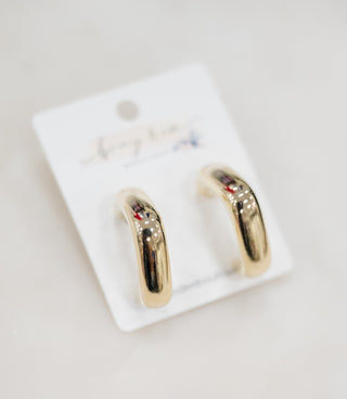 Sculpted Curve Stud Earrings - Bray and Em Boutique