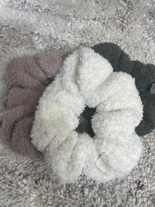 Barefoot Dreams Scrunchie Set - Bray and Em Boutique