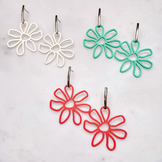 Dainty Daisy Earrings - Bray and Em Boutique